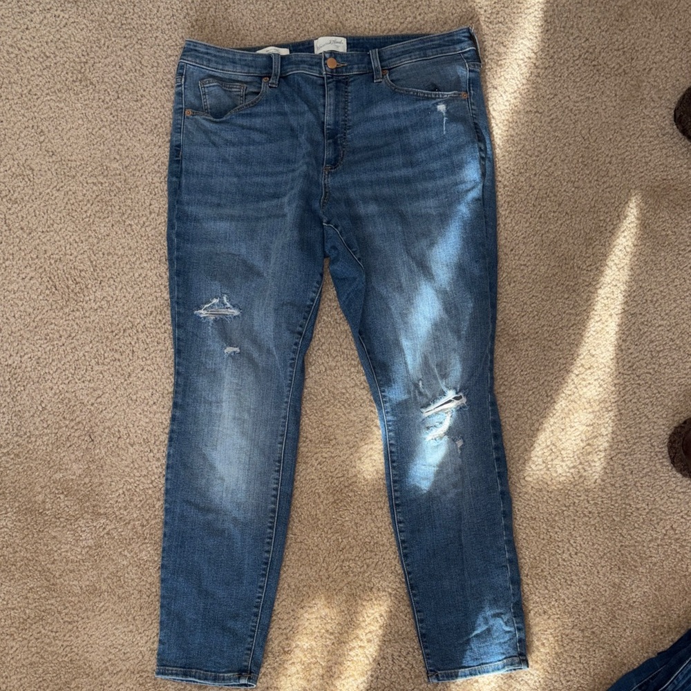 Universal Thread Distressed Blue Skinny Jeans
